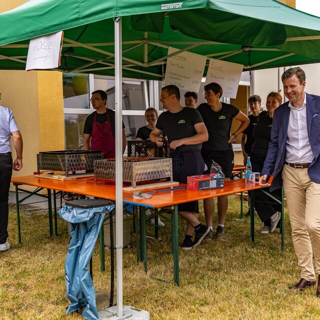 Landrat und Bürgermeister von Konradsreuth begrüßen die Landjugend.